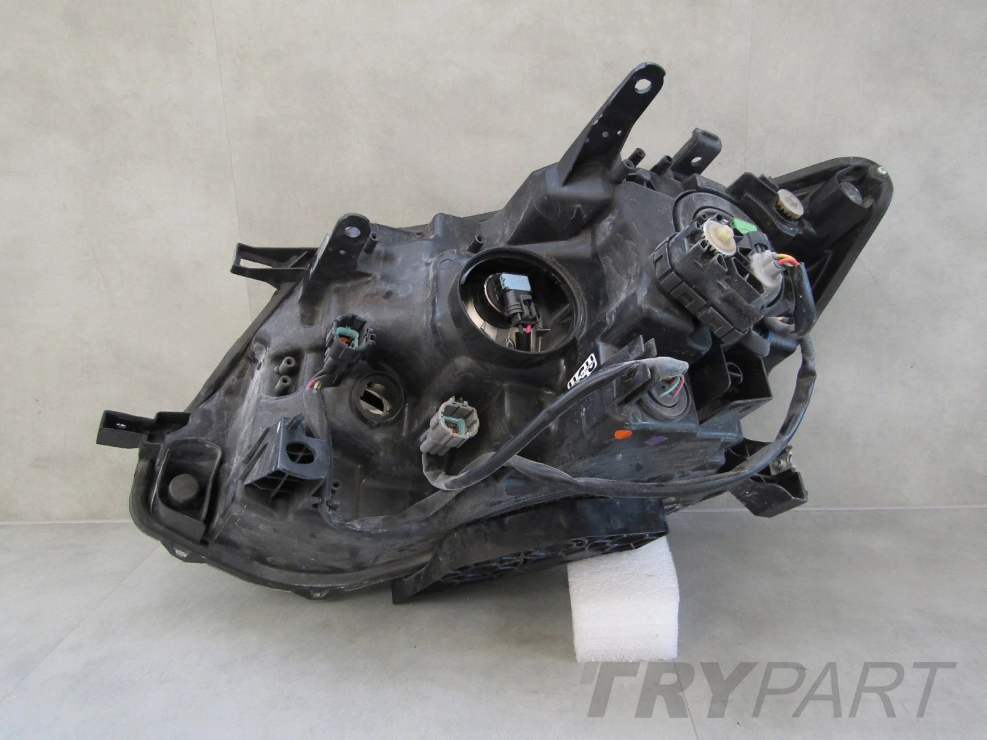 Nissan X TRAIL T32 Standard Headlight 13-17 RH
