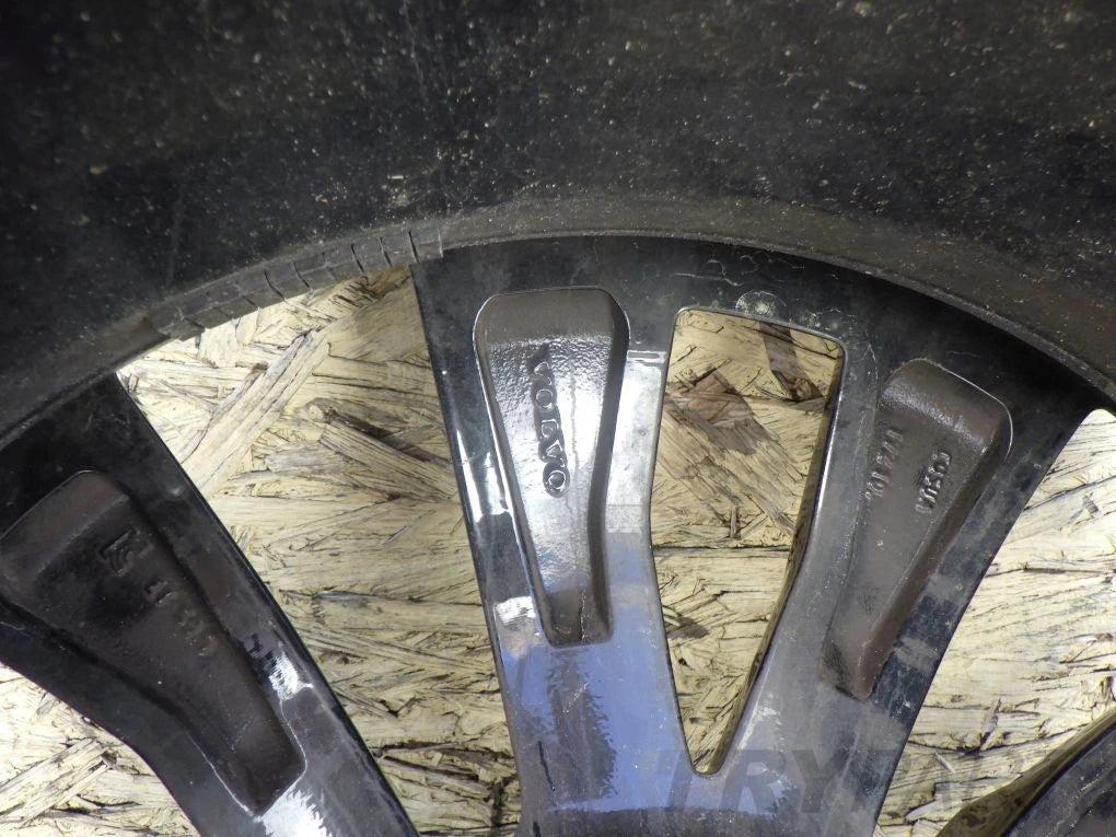 VOLVO 7.5J x 19 5x108 ET 50.5 Aluminum Rim