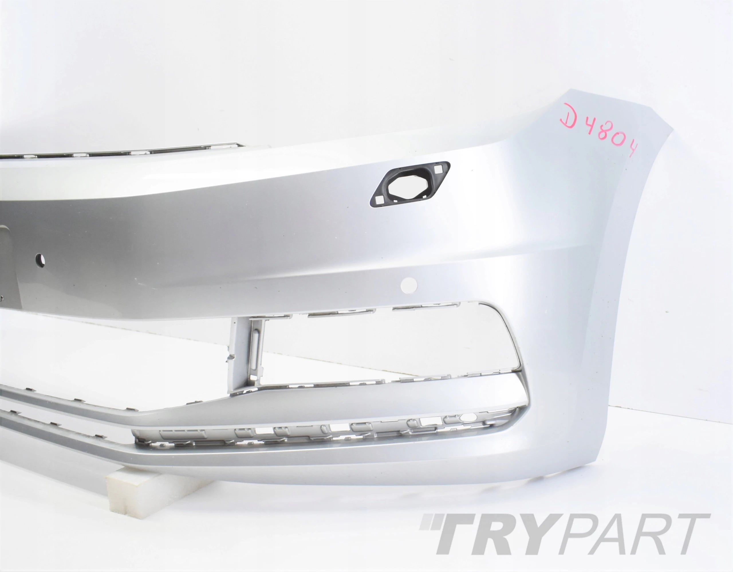 VW TOURAN III 5TA FRONT BUMPER EXCELLENT CONDITION