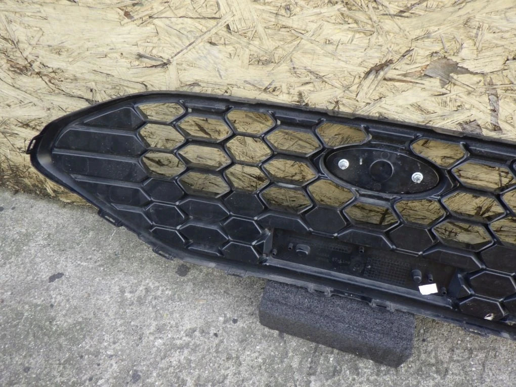 FORD FOCUS MK4 IV LIFT ST LINE 21- Grille