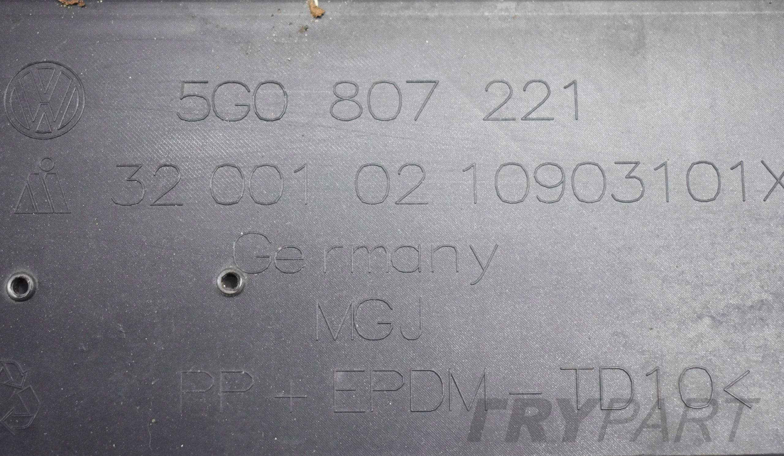 VW GOLF VII 5G FRONT BUMPER ORIGINAL + BOTTOM