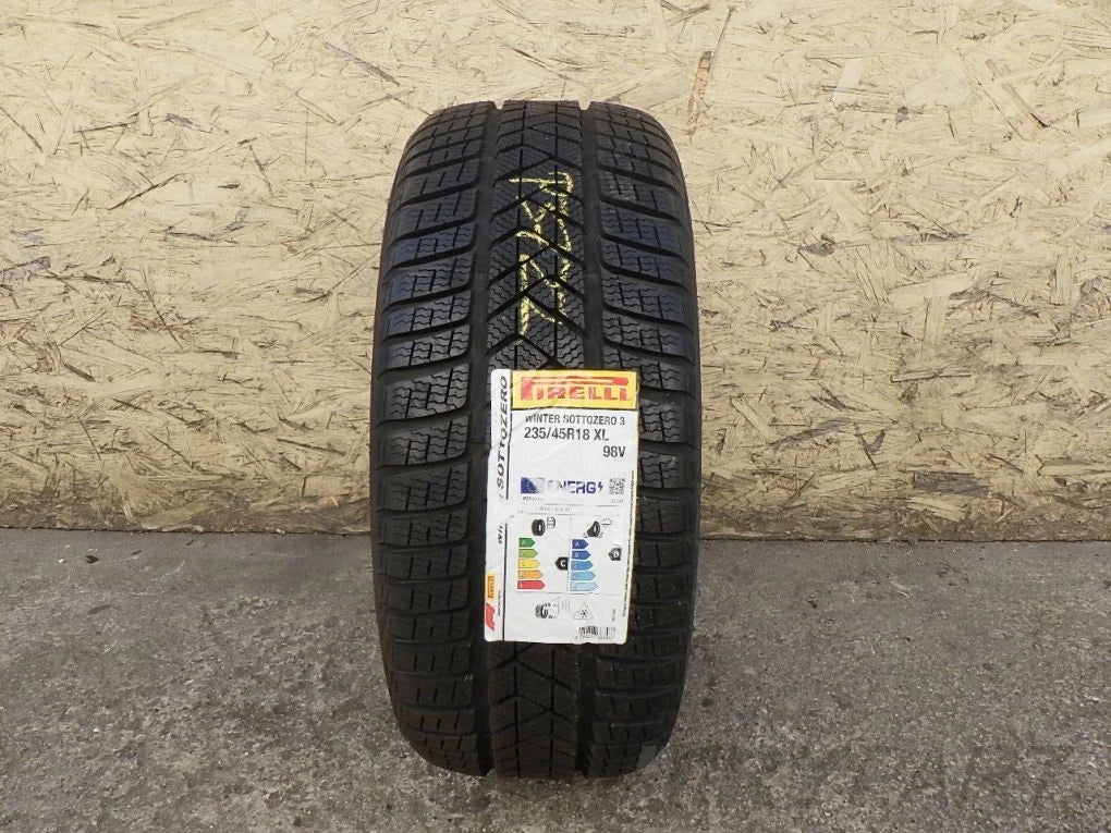PIRELLI SOTTOZERO 3 235 45 R18 94V winter tire