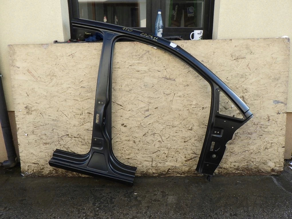 Vw Touran 1T0 10- Right Pillar Sill