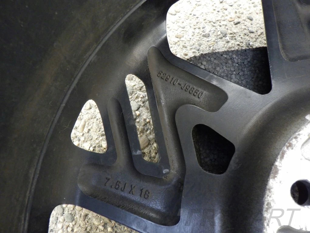 HYUNDAI 7.5J x 18 ET52 5x114.3 52910-J9850 aluminum wheel
