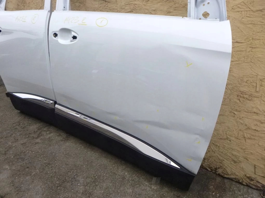PEUGEOT 5008 16- Front Right Door Rear