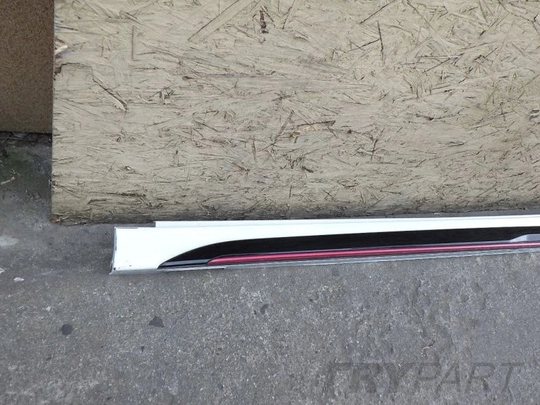 KIA PROCEED III 3 GT 18- left sill protector strip