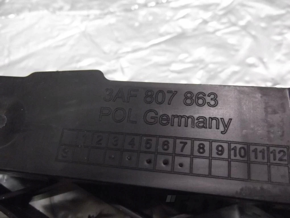 VW PASSAT B7 3AF Bumper Mount Clip Rear