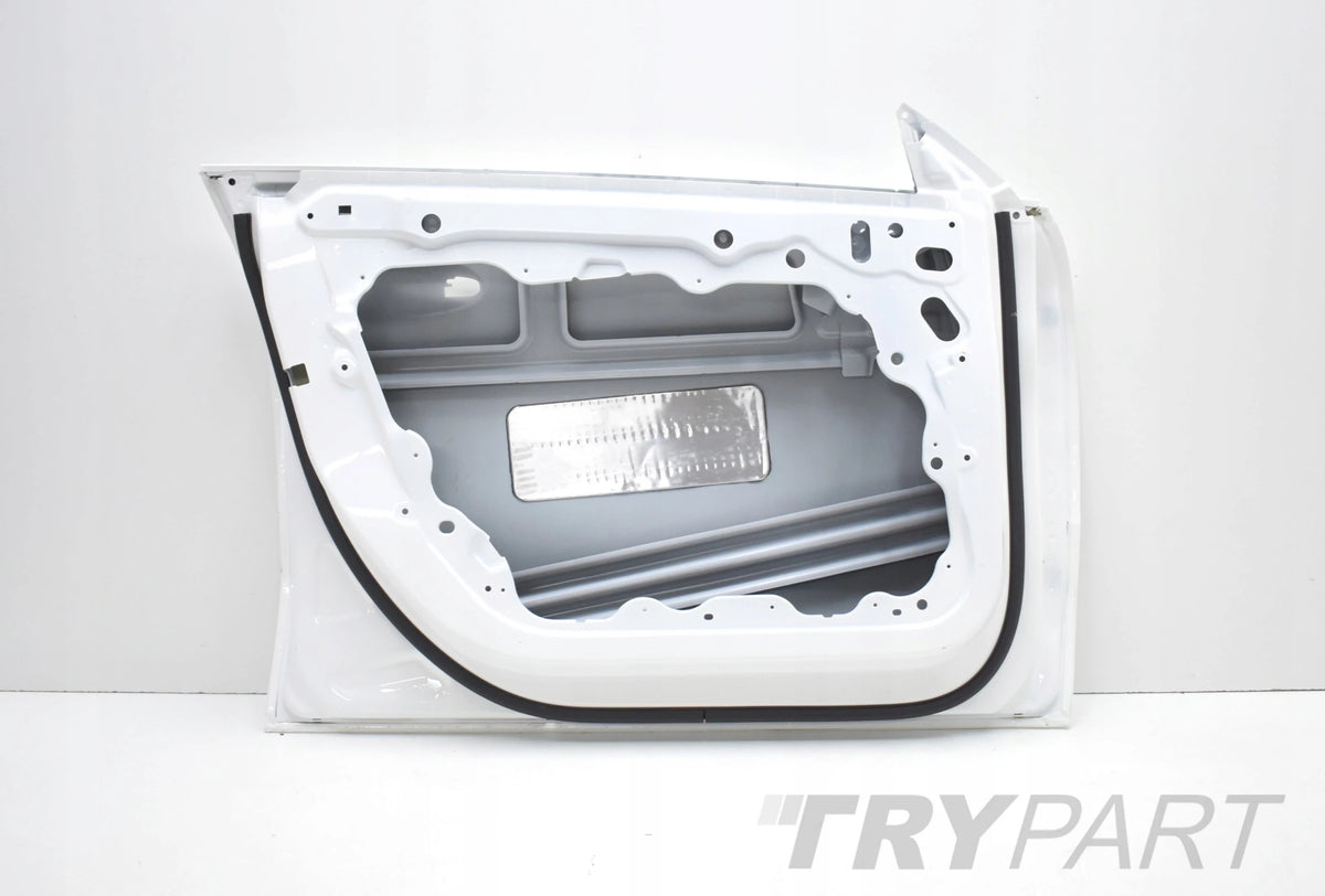 MERCEDES CLA W118 LEFT FRONT DOOR ORG