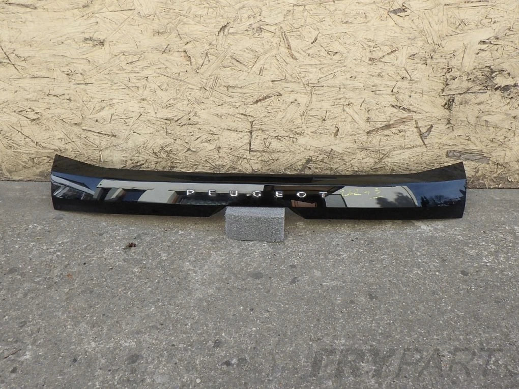 PEUGEOT 208 II 2019- hood cover trim strip