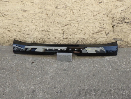 PEUGEOT 208 II 2019- hood cover trim strip