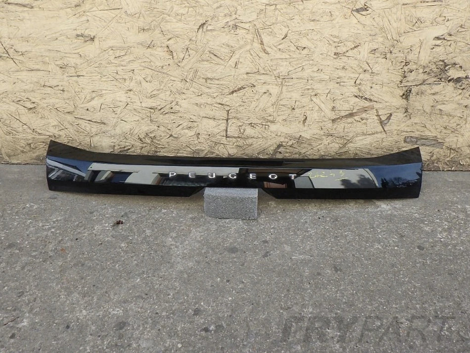 PEUGEOT 208 II 2019- hood cover trim strip