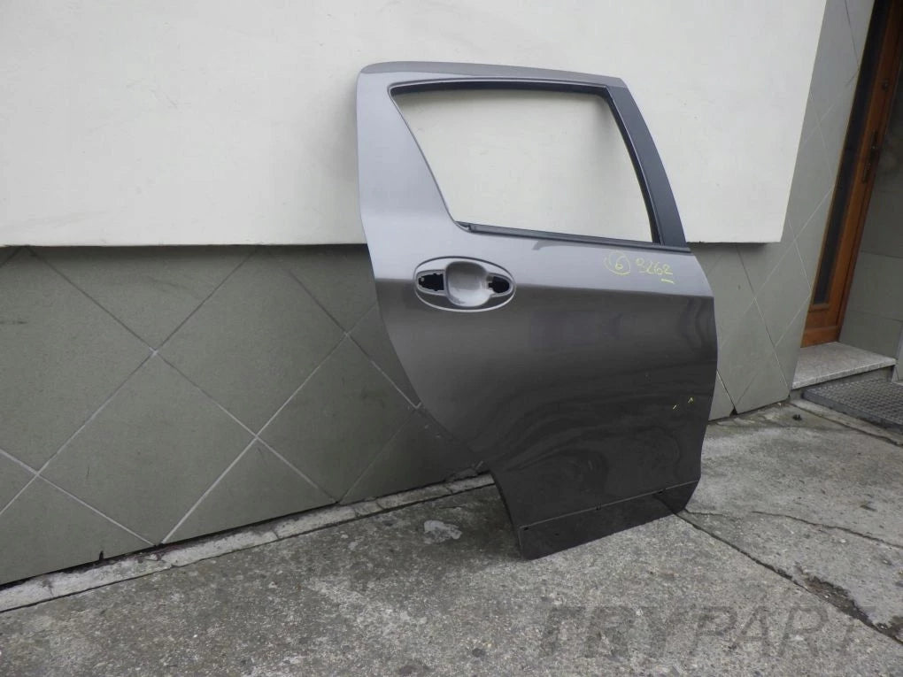 TOYOTA YARIS III 3 LIFT 17- Rear Right Door