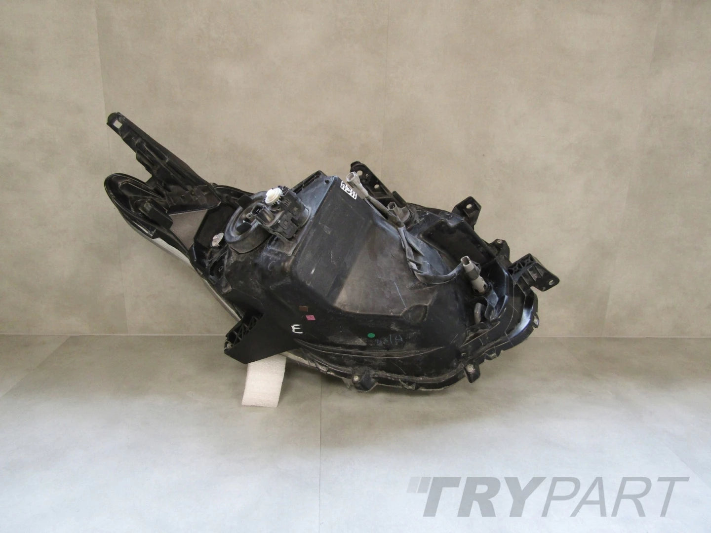 HEADLIGHT MITSUBISHI L200 V / FIAT FULLBACK STANDARD 15-19 LH 8301C737