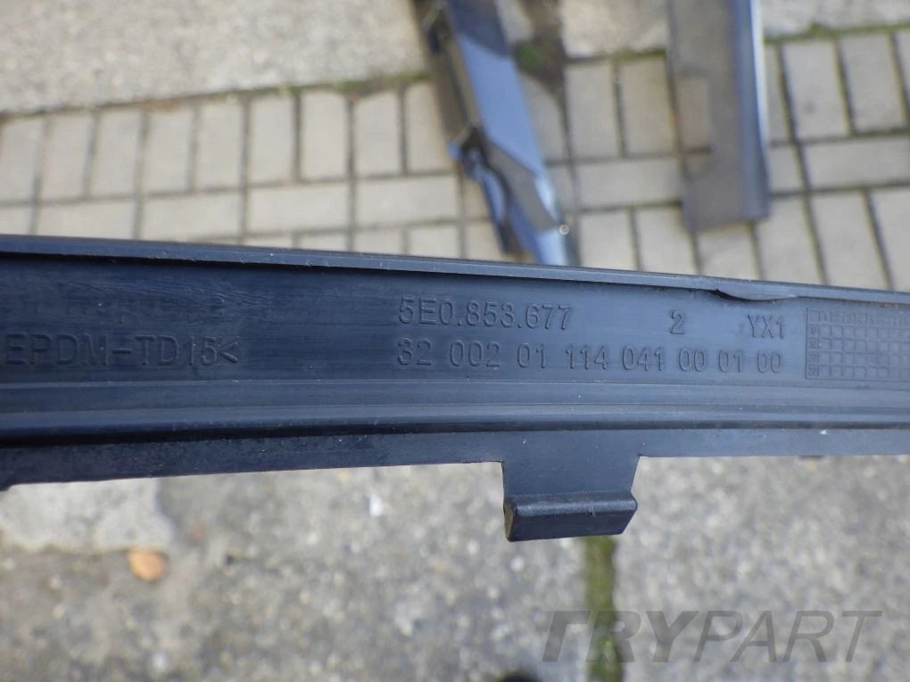 SKODA OCTAVIA 3 III 5E0 12- Bumper Grille