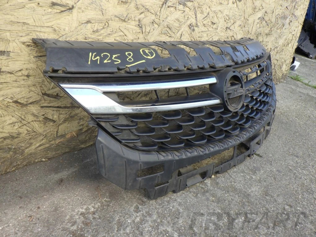OPEL ASTRA V K 5-15 Grille with emblem