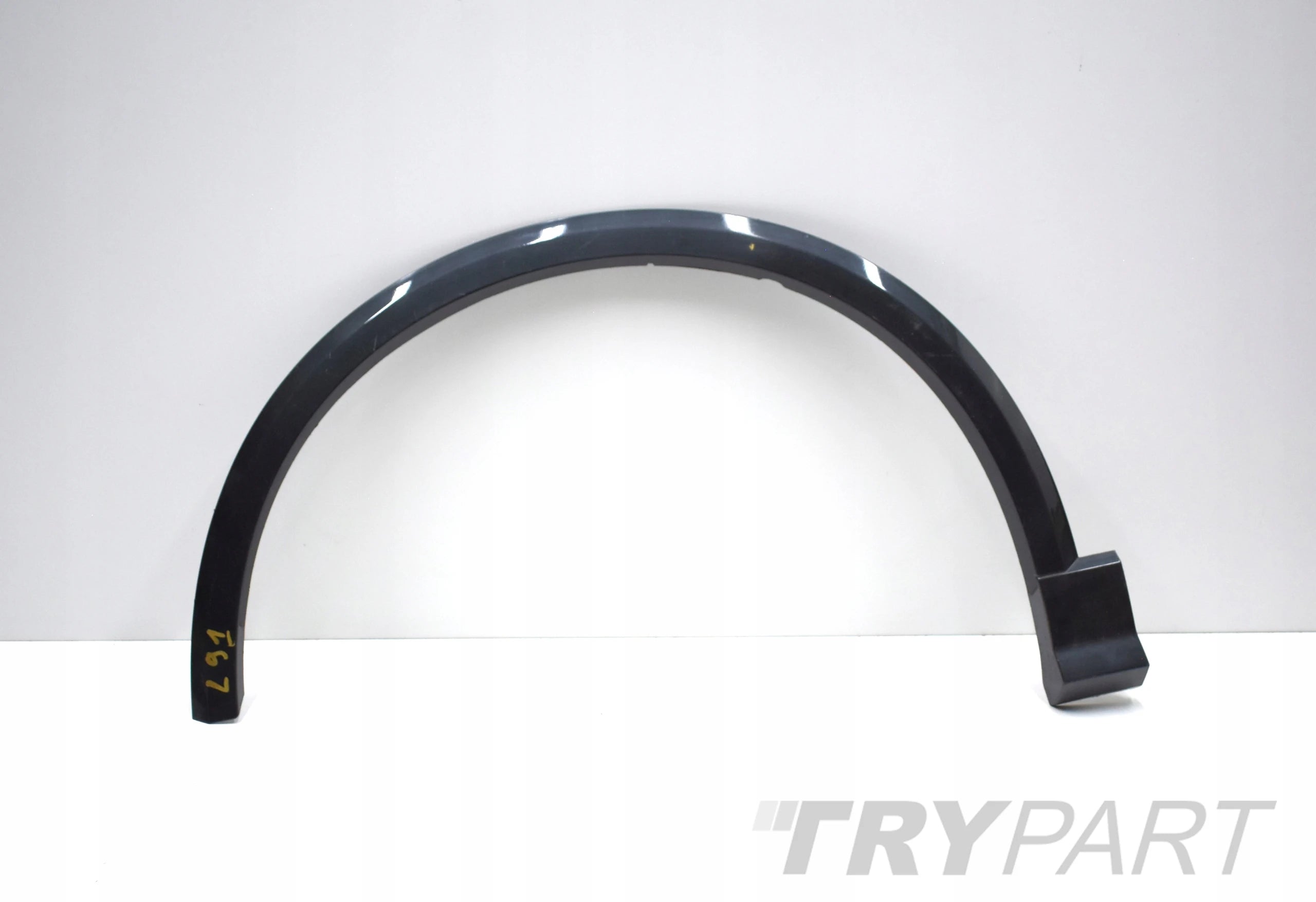 AUDI Q2 81A LEFT FRONT FENDER MOLDING ORG