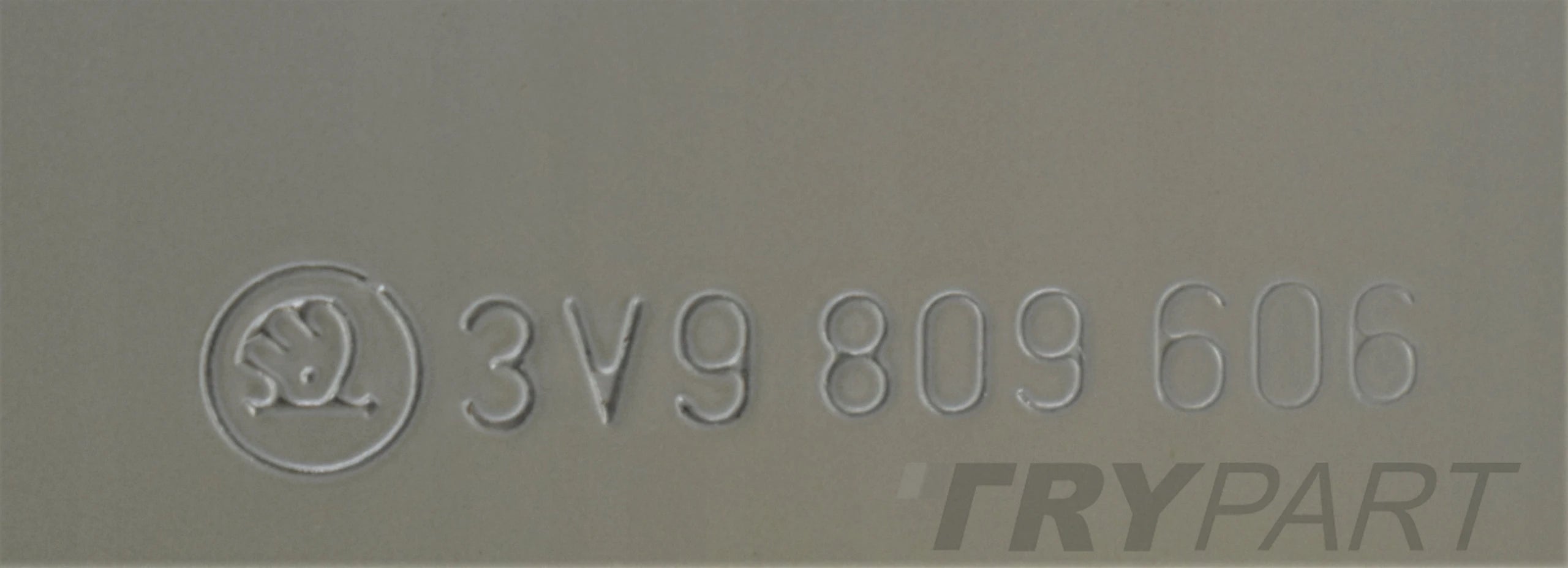 SUPERB III 3V RIGHT SILL PANEL COVER FRAME ORG NEW