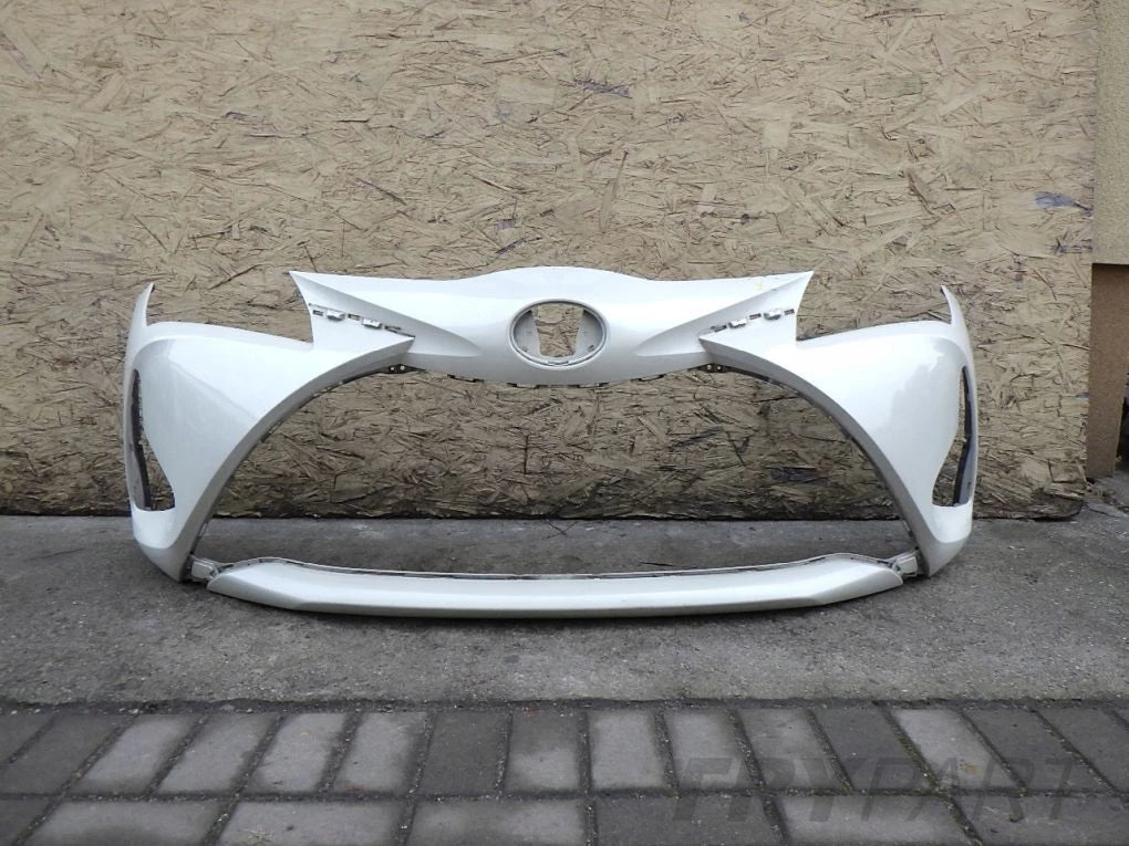 TOYOTA YARIS III 3 LIFT 17- Front Bumper