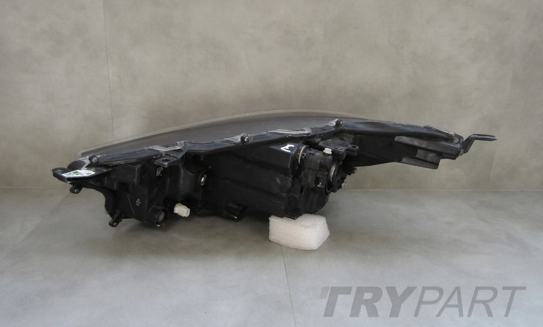 TOYOTA YARIS 4 IV HEADLIGHT STANDARD LENS 20- / MAZDA 2 22- RH