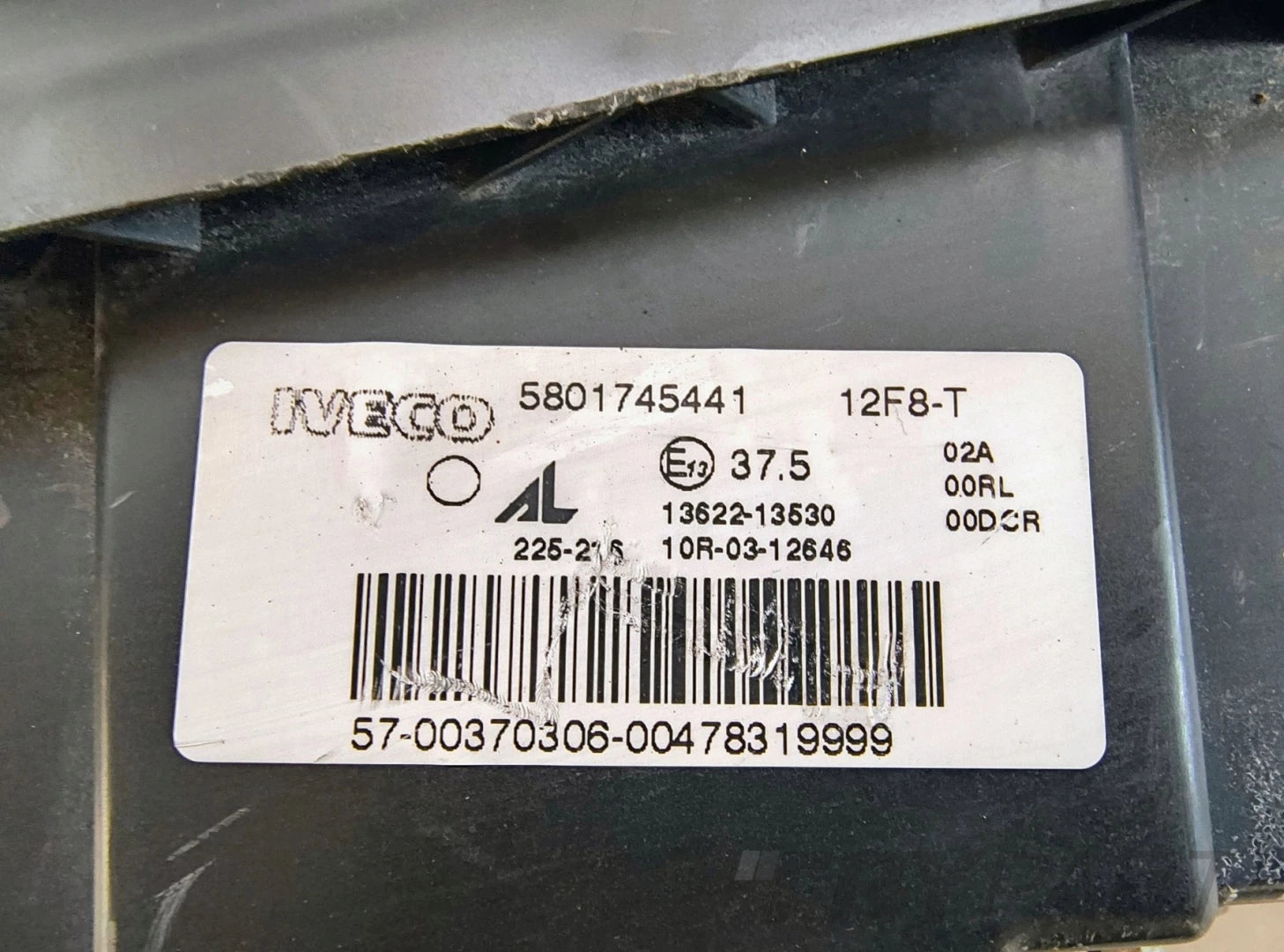 IVECO STRALIS LEFT HAND HEADLIGHT XENON 13-16 5801745441