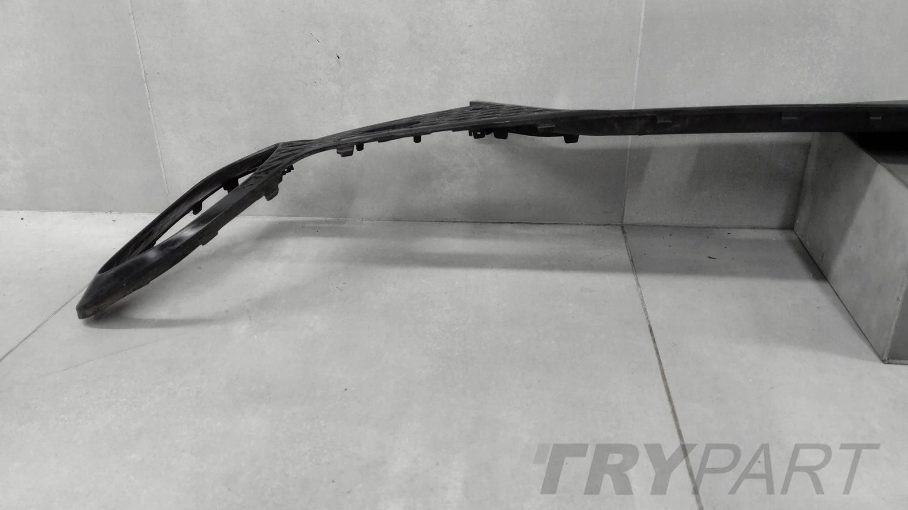 REAR BUMPER TRIM HYUNDAI GENESIS GV-70 2021-2024 86612-AE000
