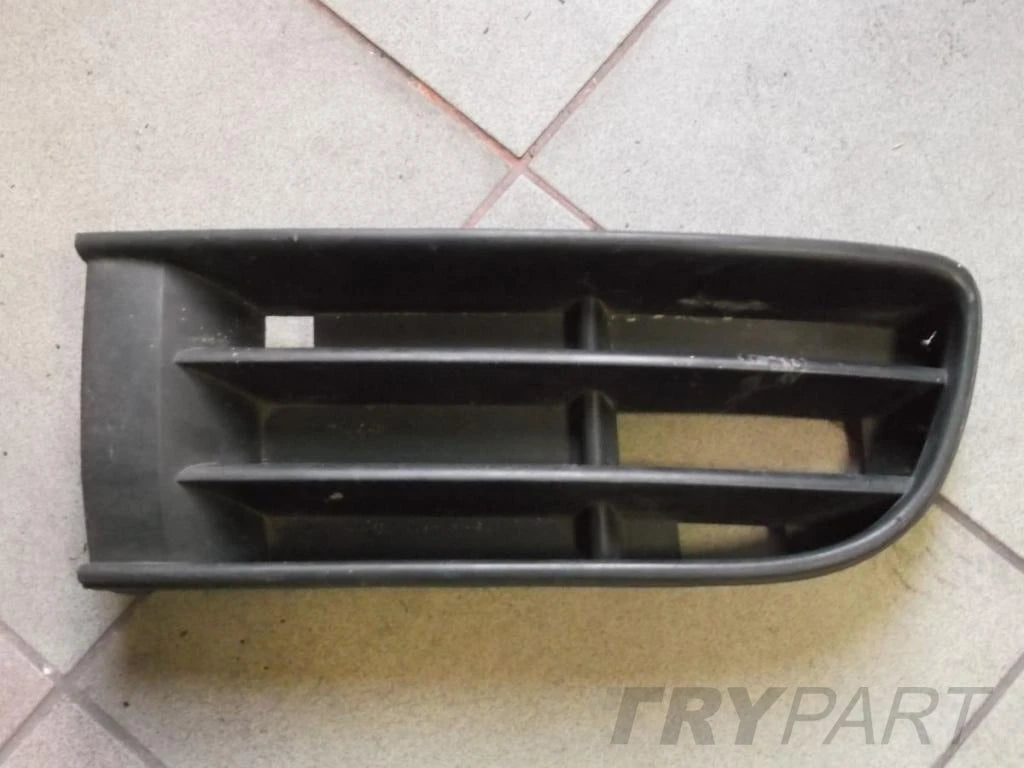 Volkswagen Polo 02-05 6Q0 Bumper Grille