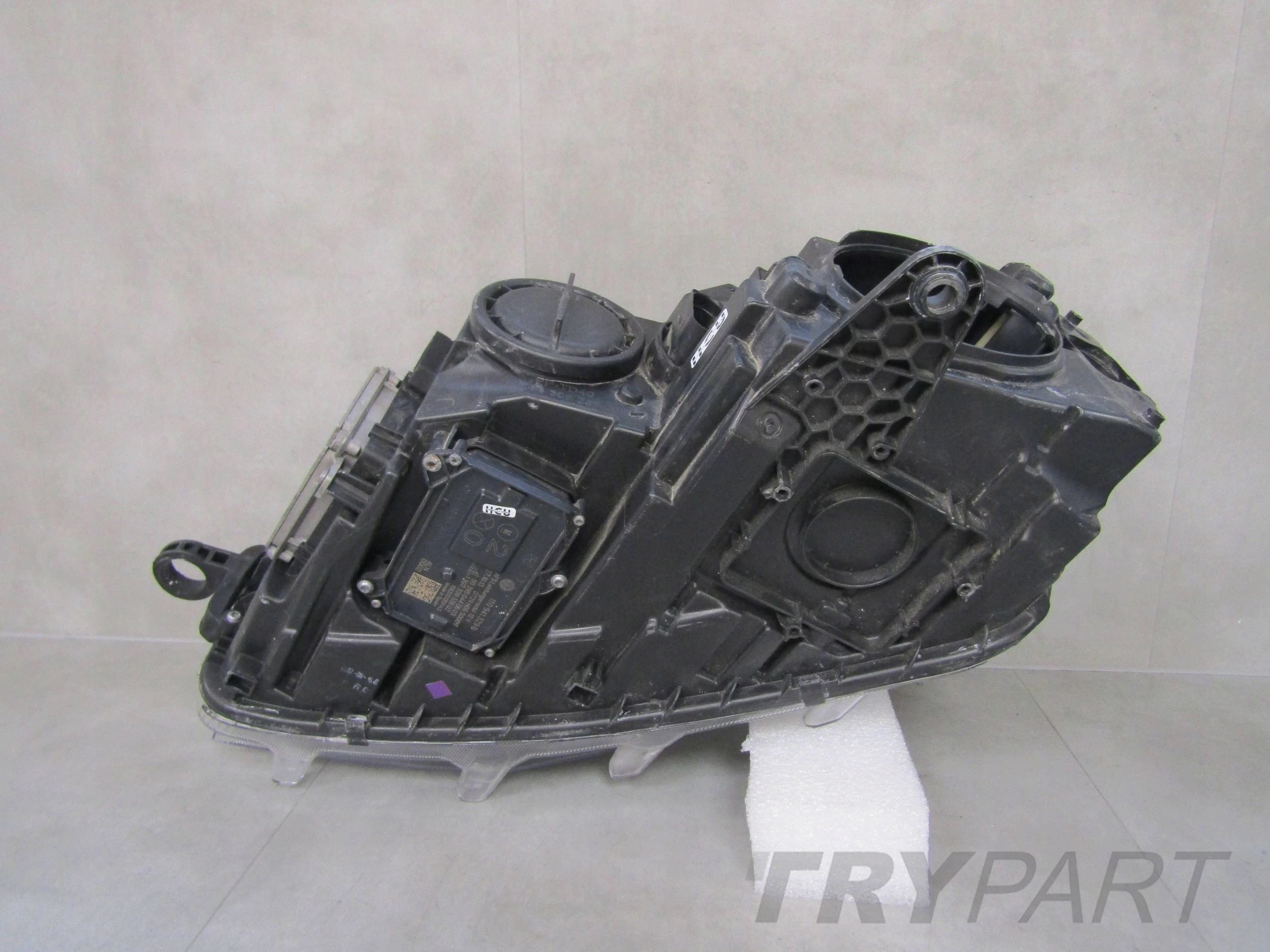 Front Lamp Skoda Octavia 3 III Xenon Non-swiveling 12-16 RH Right 5E1941016A