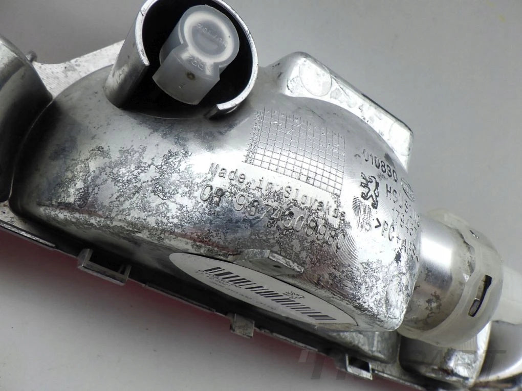 PEUGEOT 208 rear fog lamp