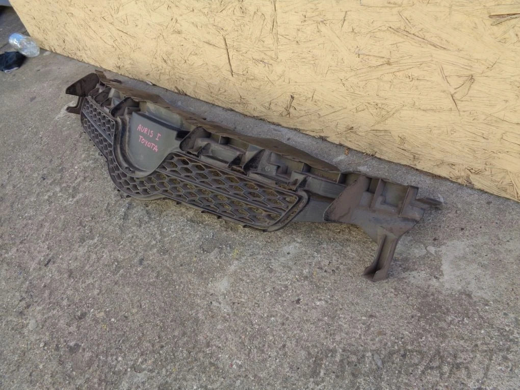 TOYOTA AURIS I 06- Grill Grille