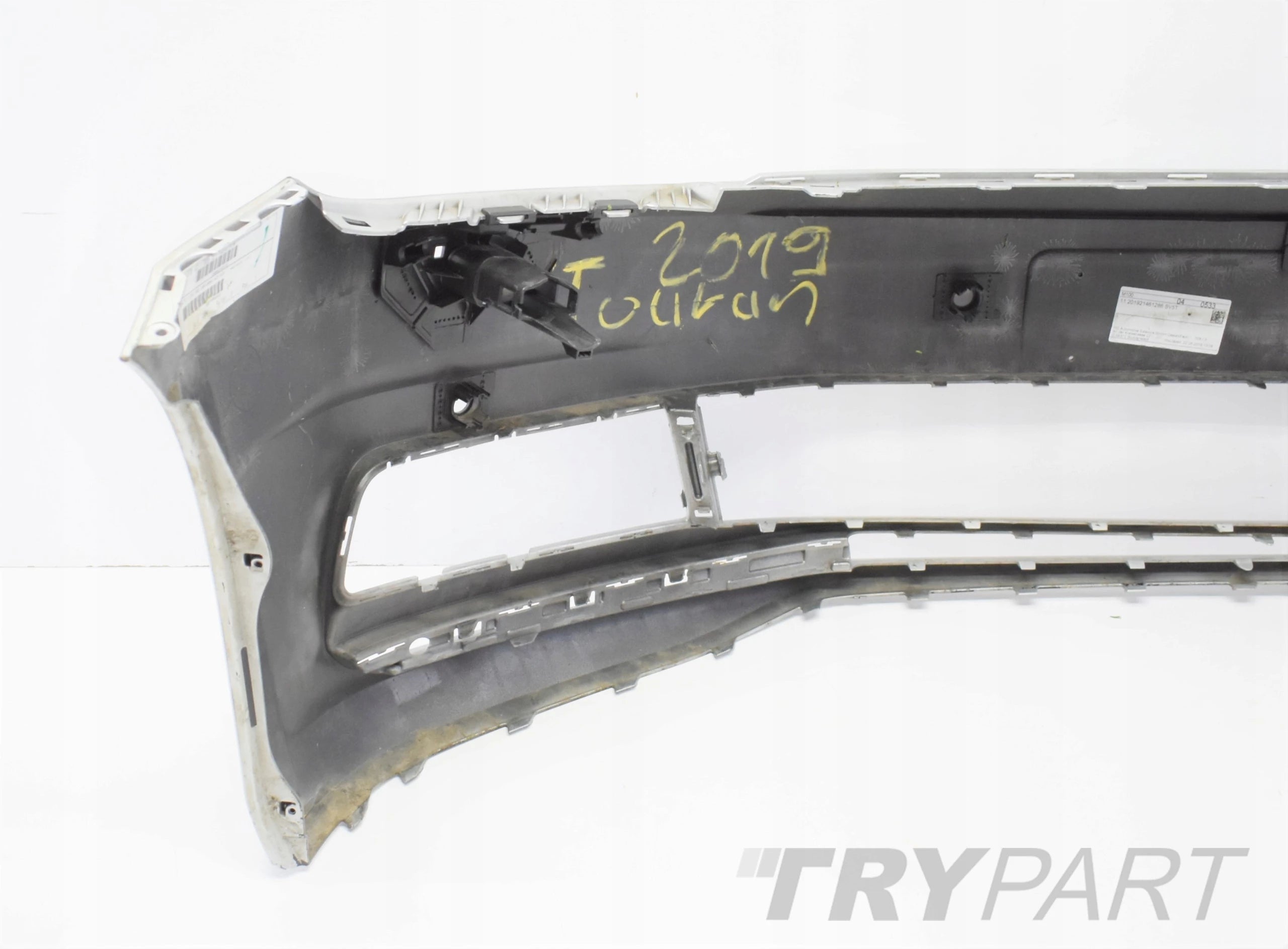 VW TOURAN III 5TA FRONT BUMPER EXCELLENT CONDITION