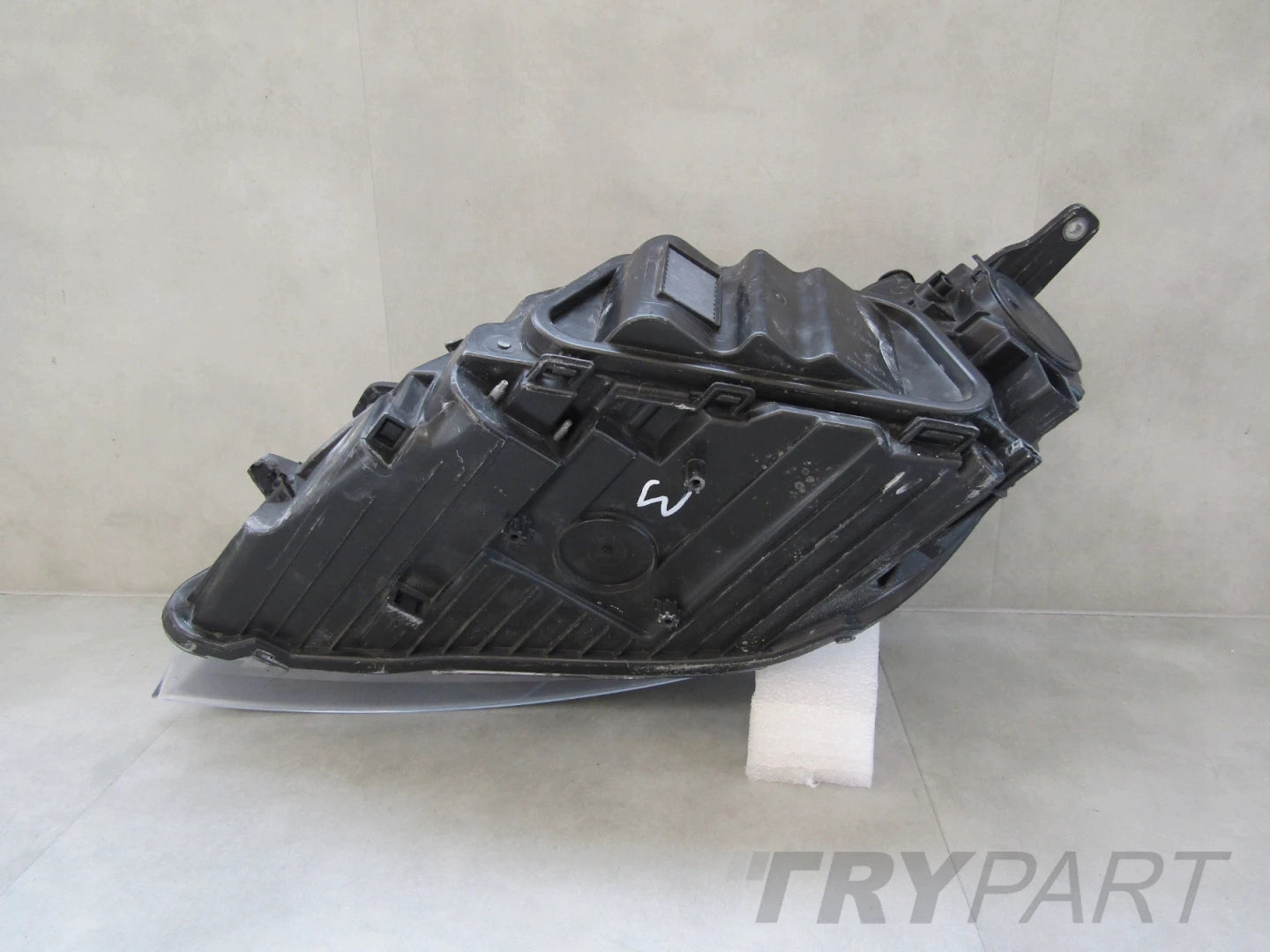 Volvo V40 Front Lamp STANDARD 12-16 RH 3142004
