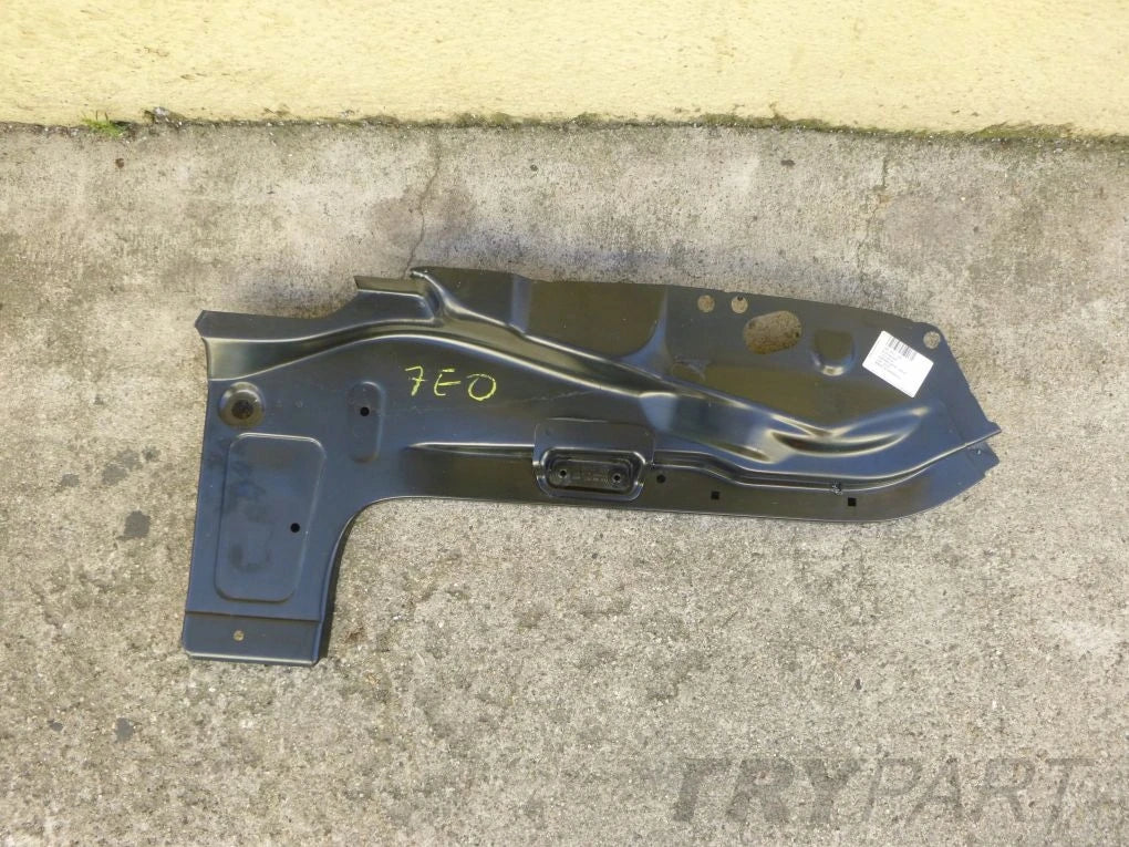 VW T5 7E0 T6 03- Right Rear Lamp Mount