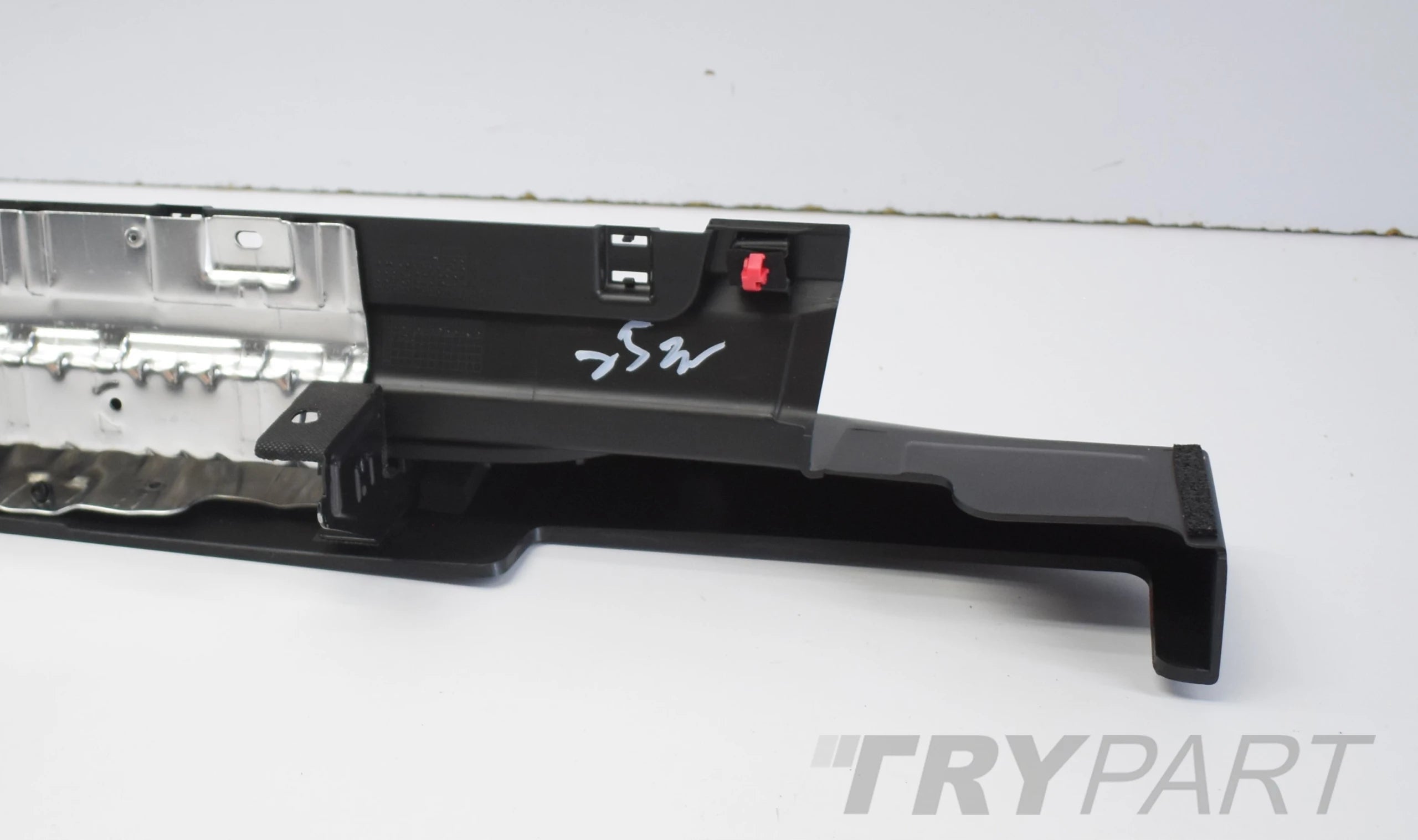 KIA SORENTO III LEFT SILL MOULDING ORG NEW
