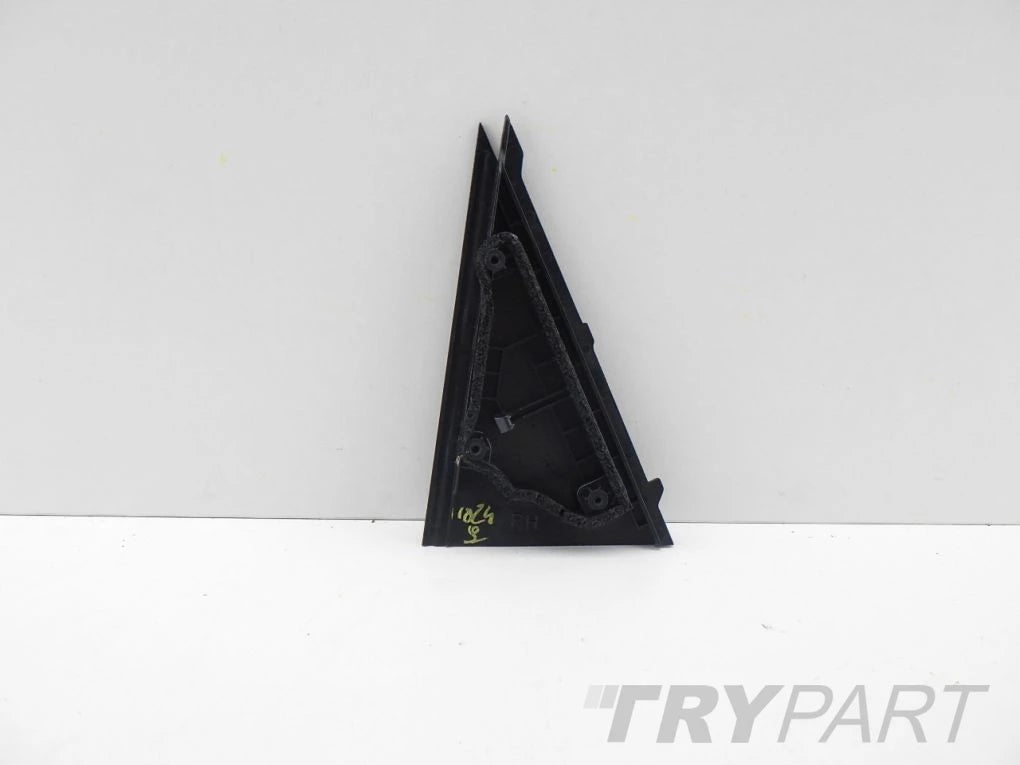 KIA NIRO 17- RIGHT REAR DOOR TRIANGLE CAP