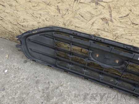 FORD TRANSIT CONNECT II 17- FRONT GRILLE CATCH