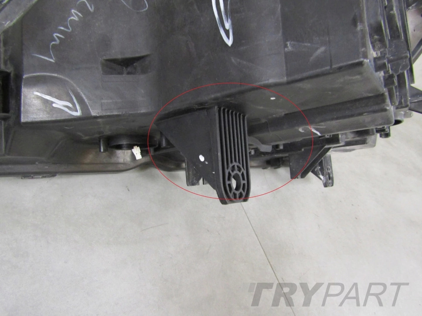 BMW X3 F25 Xenon Headlight (Non-Swiveling) 10-14 RH Right