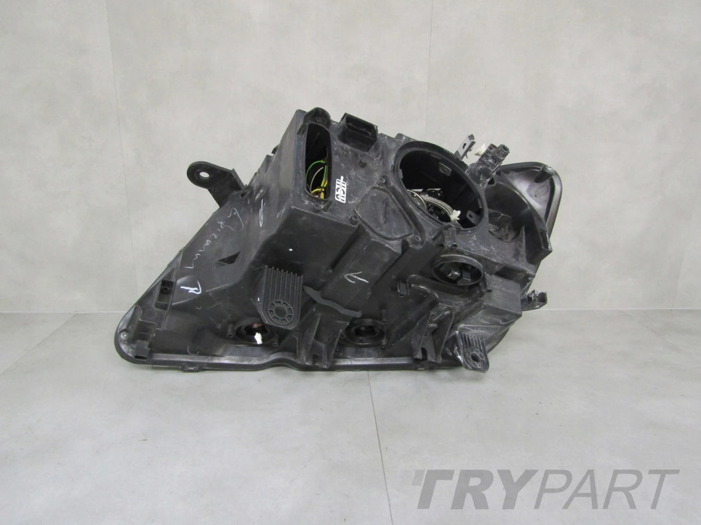BMW X3 F25 Xenon Headlight (Non-Swiveling) 10-14 RH Right
