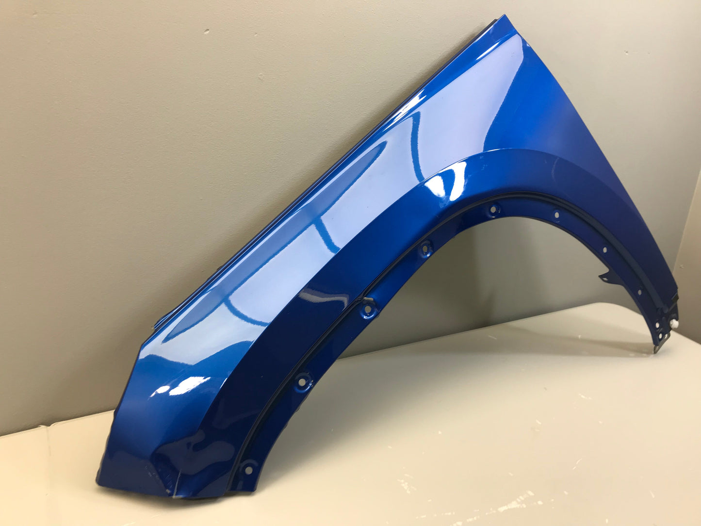 Skoda Kodiaq 2021- Wing Front Left 565821105 ( with defect )