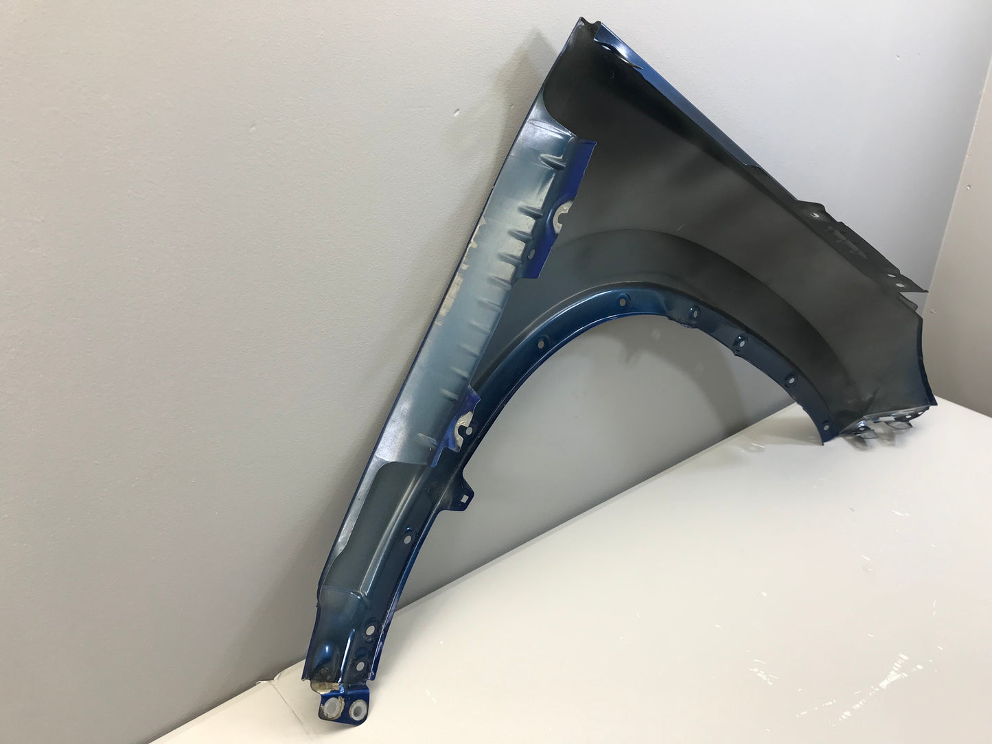 Skoda Kodiaq 2021- Wing Front Left 565821105 ( with defect )