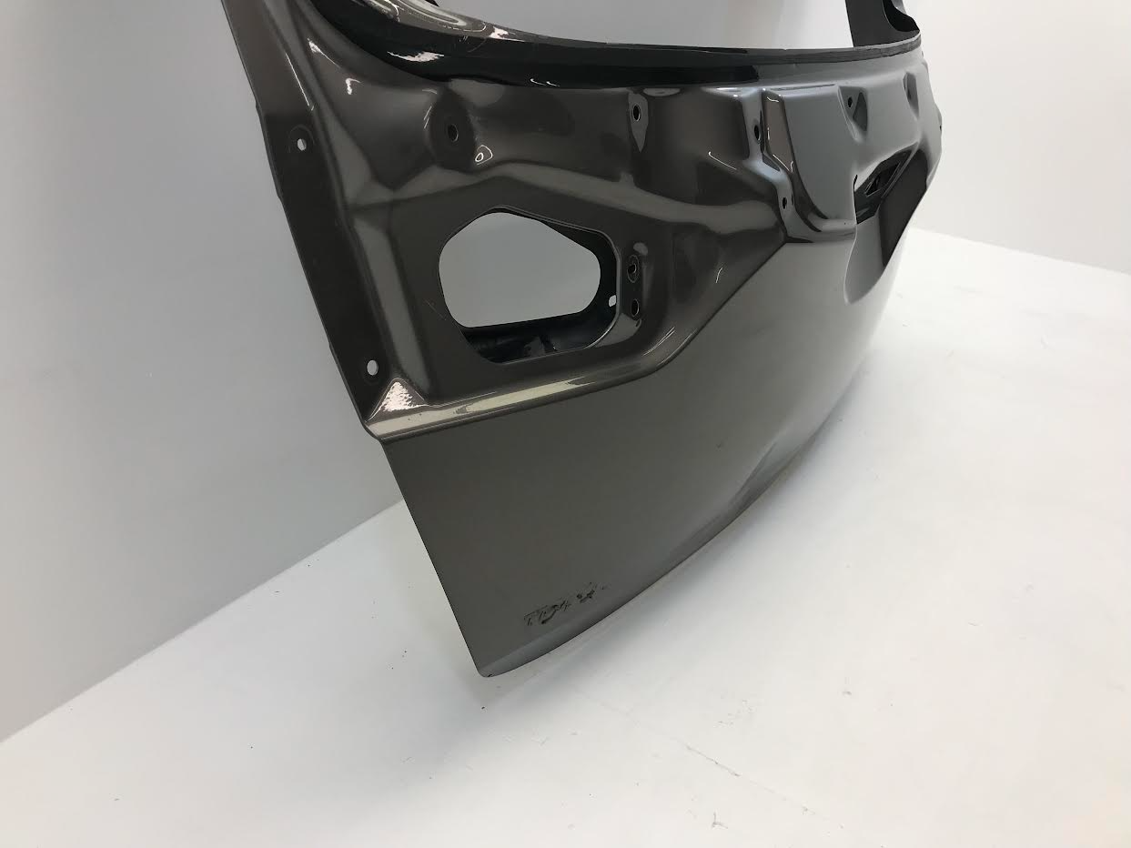 TOYOTA Auris II Hatchback 2012-2015 Bootlid Rear Boot 6700502280 ( with defect )